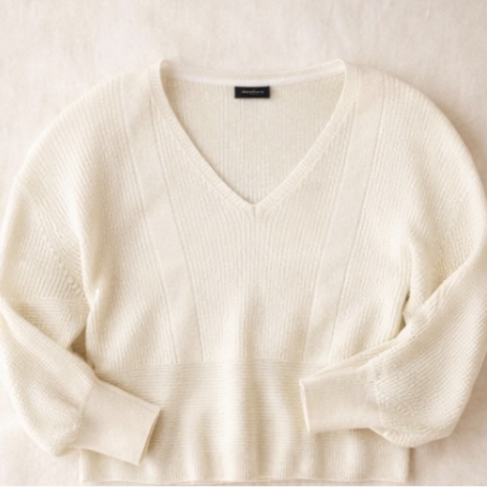 Banana Republic Cream V-Neck Sweater